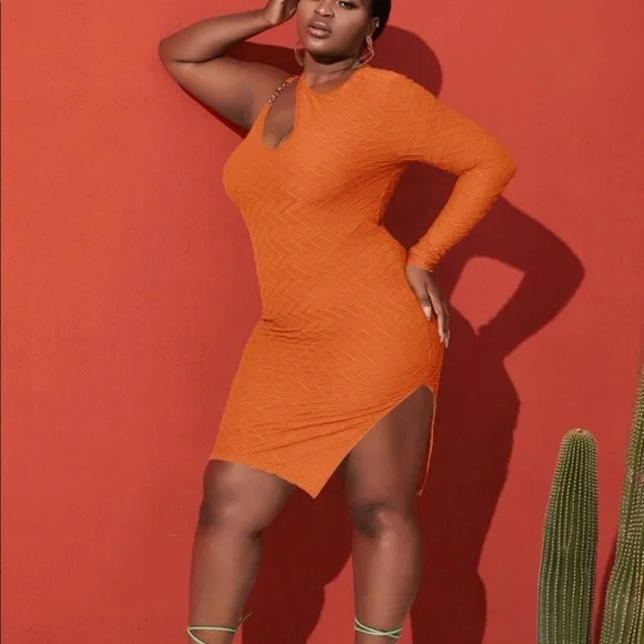 Dress - Picture 5 of 10